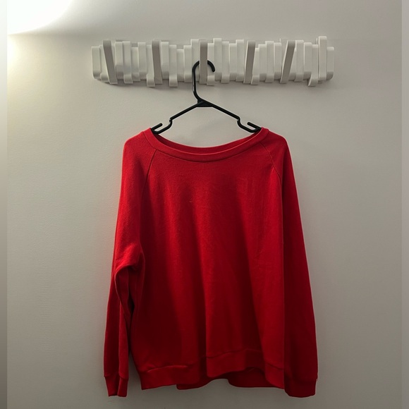 Red Levis Classic Crewneck- Size XL - Picture 2 of 3